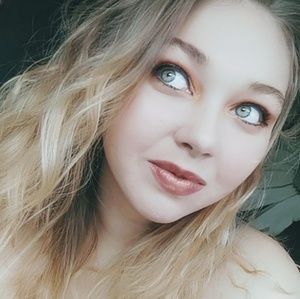 Meet your Posher, Abigail